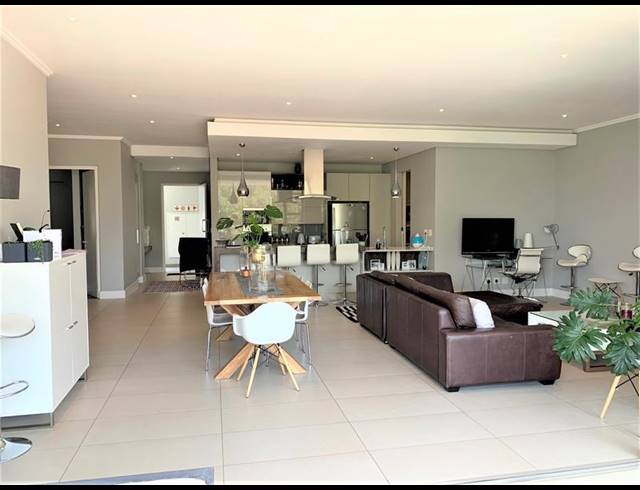 3 BEDROOM APARTMENT FOR SALE IN HYDE PARK